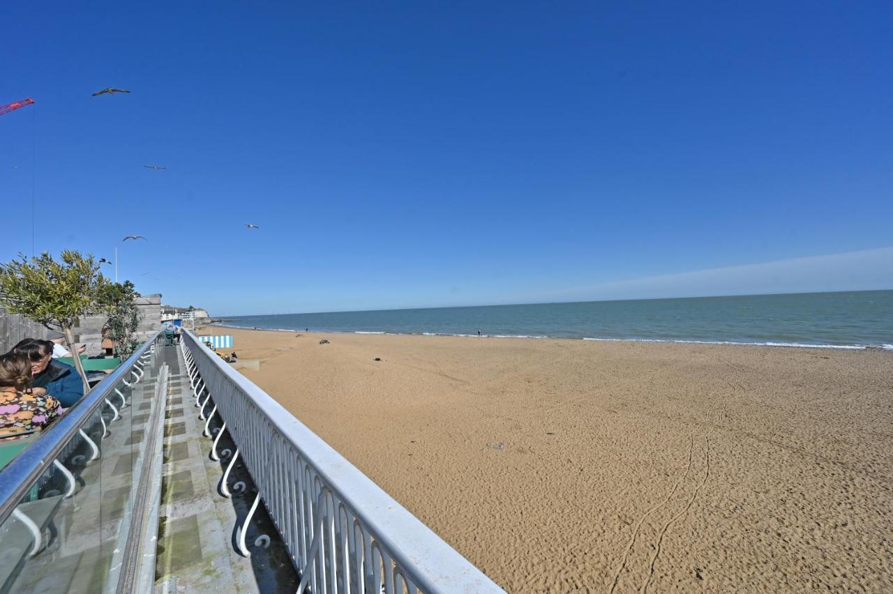 Spacious Designer 2Br Executive Apt, Near Beach & Marina, Central Location Ramsgate Exterior foto